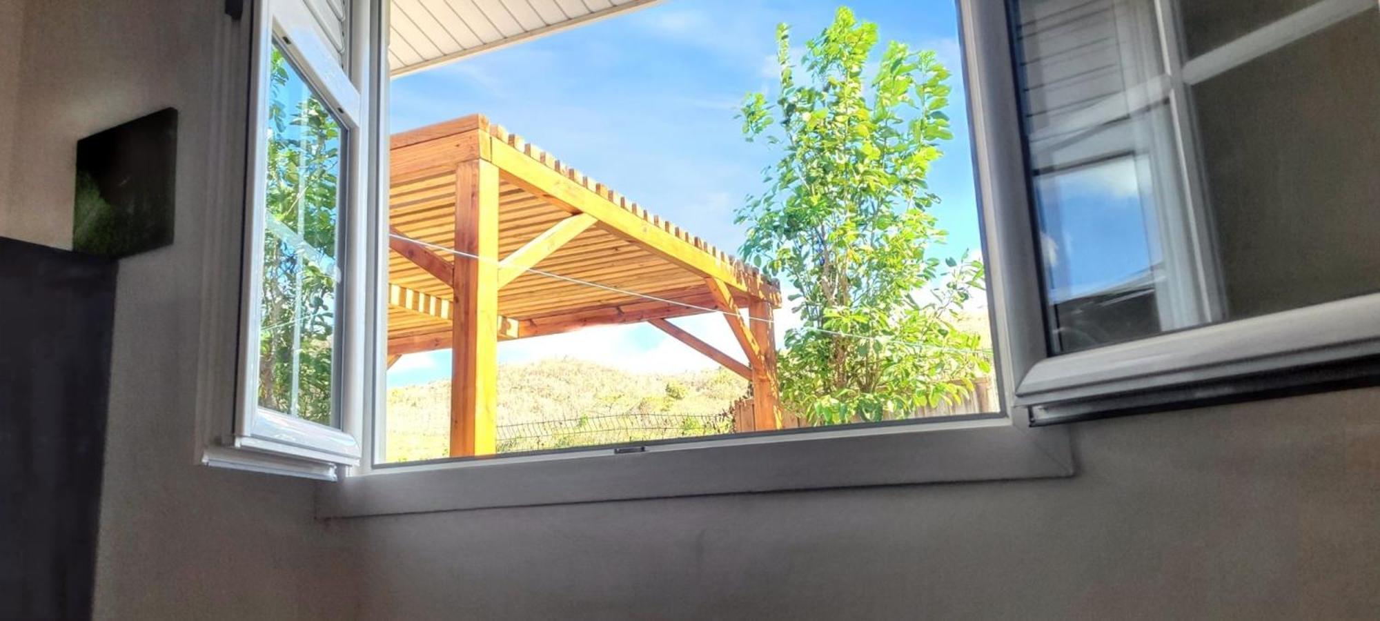 Maison Charmante A Sainte-Anne Avec Jardin Et Pergola En Bois. Extérieur photo